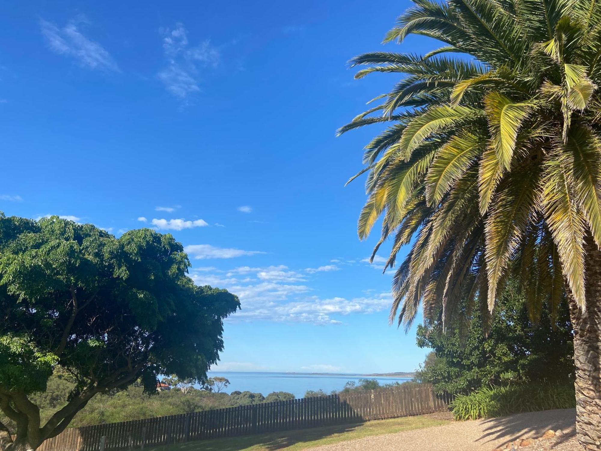 S T U D I O 22 Peaceful Retreat With Garden Views Apartman Port Lincoln Kültér fotó